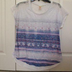 Faded Glory Women Patterned Top with Lace Sleeves